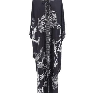 black-kaftan-beach