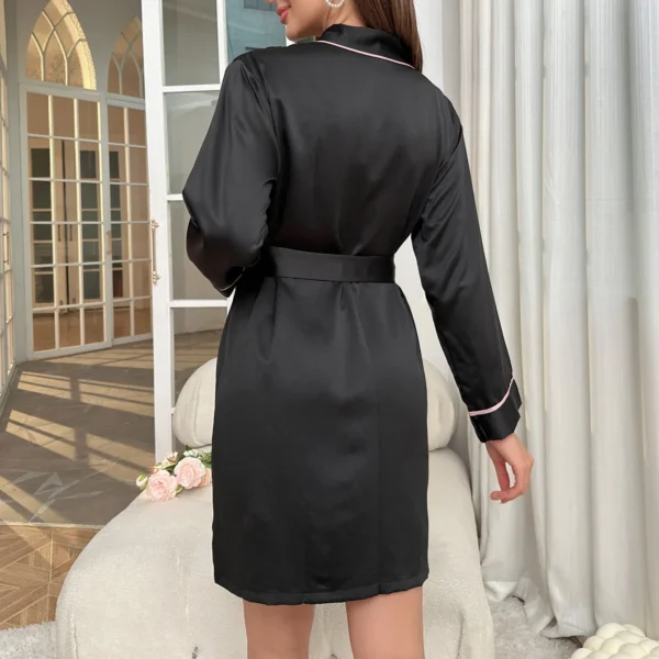 Contrast-Piping Short Robe